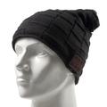 Gorro de invierno con diseño de rejilla, auriculares Bluetooth inalámbricos y micrófono integrados - Negro