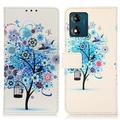 Funda Glam Serie para Motorola Moto E13 - Estilo Cartera - Árbol Floreciente / Azul